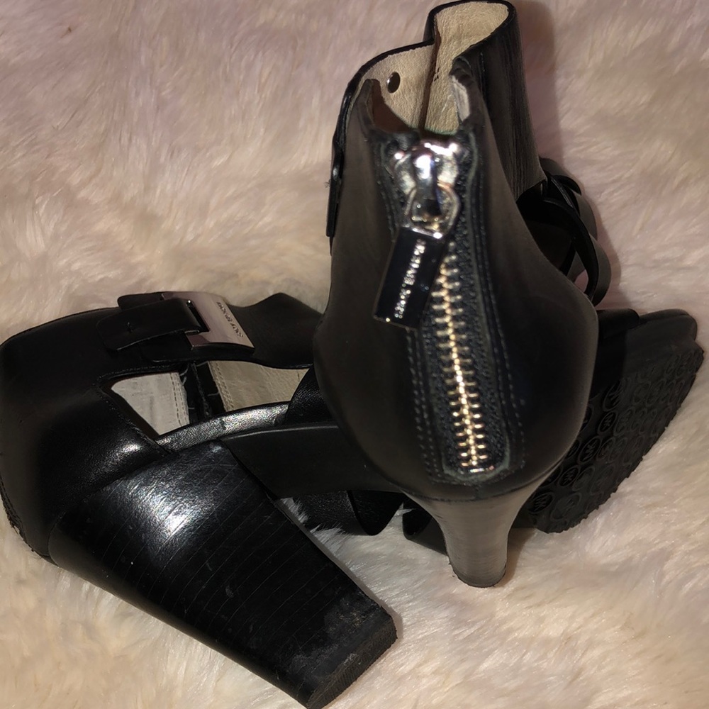 Shoes - Picture 4 of 6